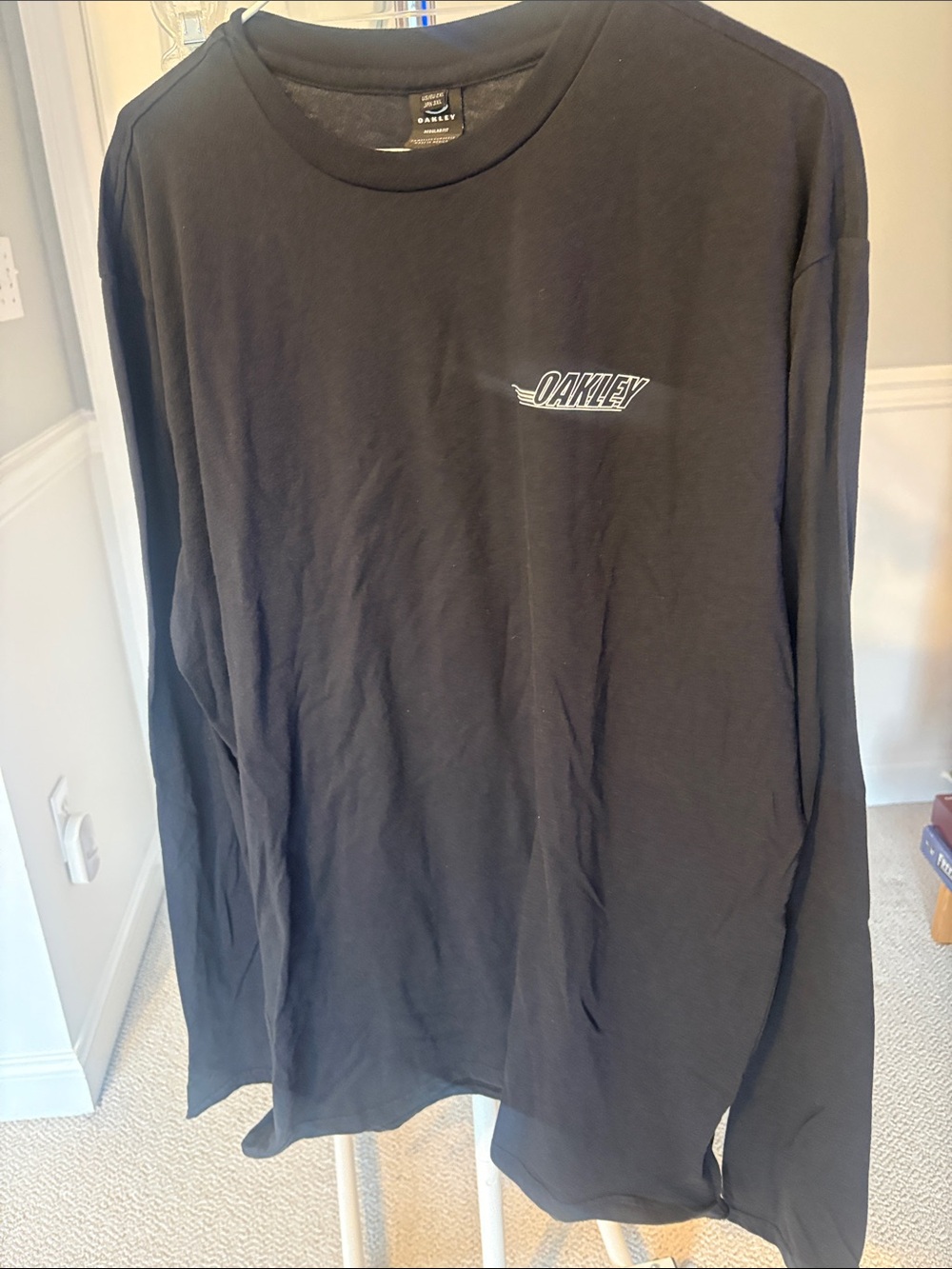 Men’s 2XL Oakley Black Long Sleeve Logo Shirt